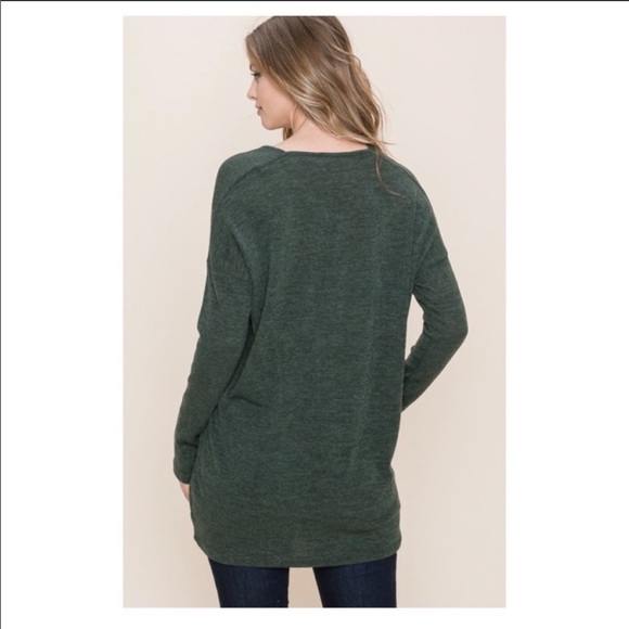 B13Dark💚Green v-neck sweater-flattering length - Picture 3 of 5